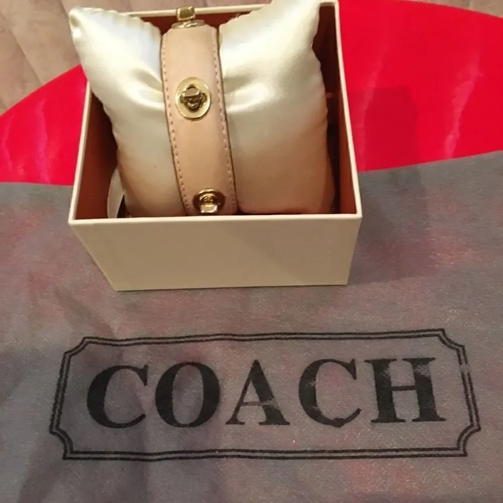 Coach Turn Key Leather Bracelet